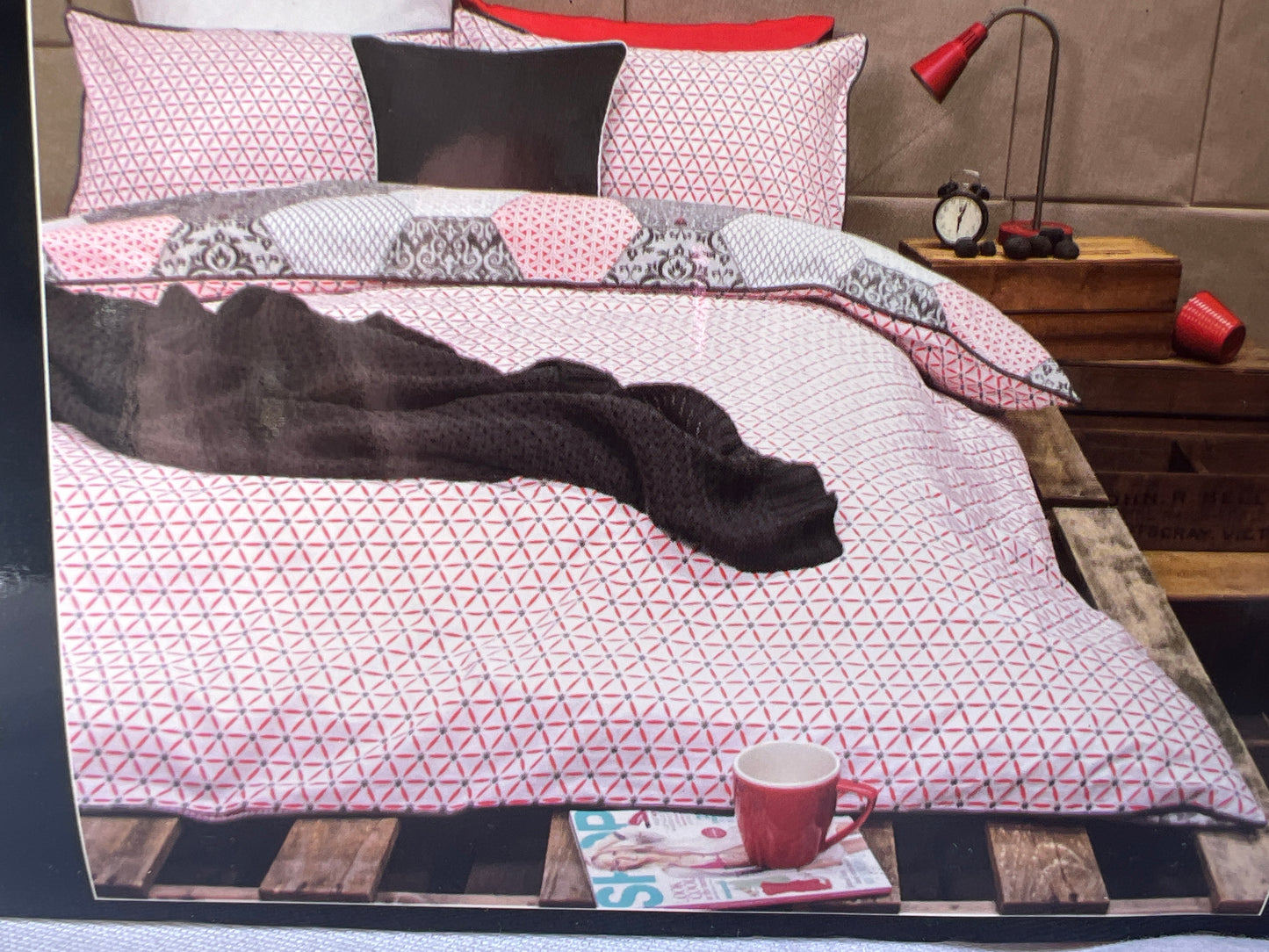 Ardor - Queen - Madden Coral Quilt Set