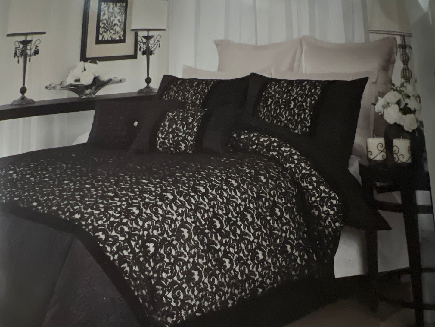 Perle - Super King - Chloe Black Quilt Set