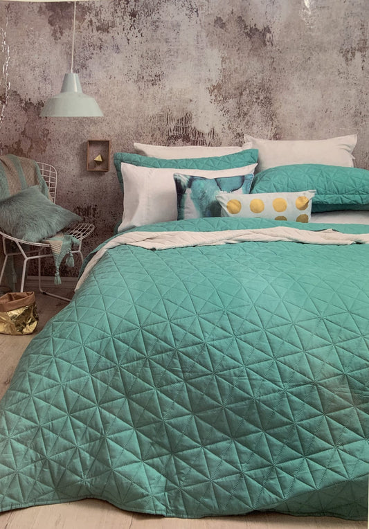 Bambury - Regent Embossed Coverlet Set King/Queen Turquoise / Navy image 0