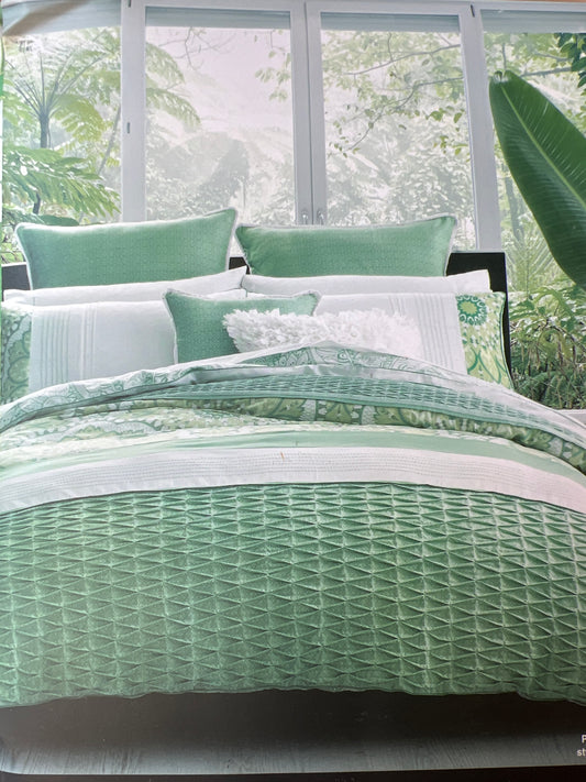 Logan & Mason - Super King - Willow Green Quilt Package