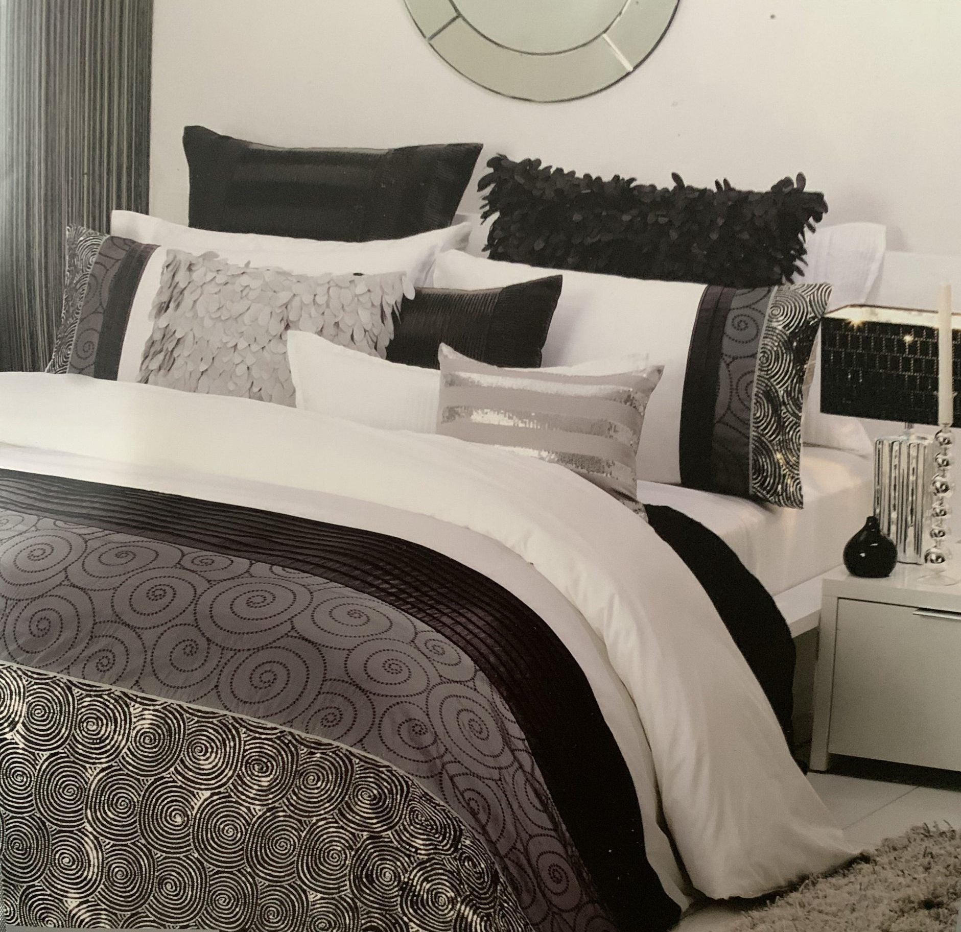 Logan & Mason Super King Quilt Set - Vixen Twilight image 0