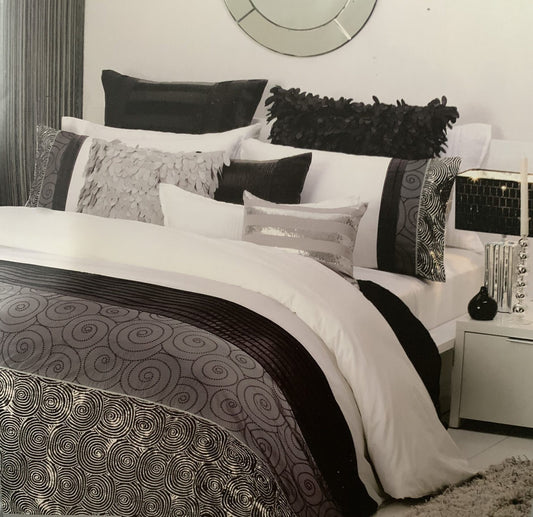 Logan & Mason Super King Quilt Set - Vixen Twilight image 0